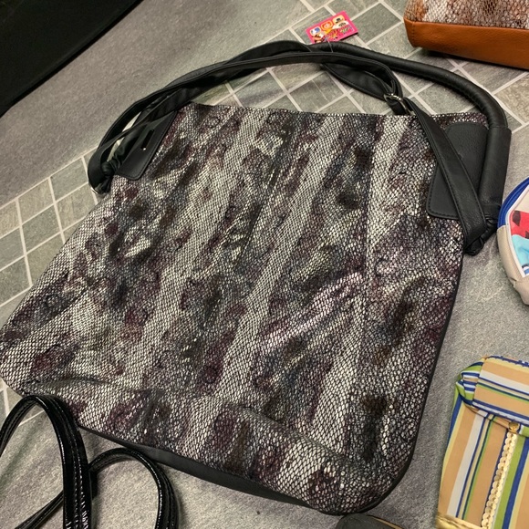 11 person 10 wallets - Picture 8 of 8